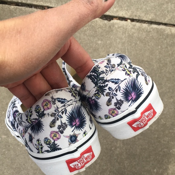 NEW VANS SNEAKERS - Picture 5 of 12